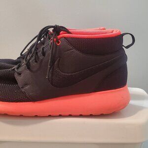 Nike Roshe Run Mid Black Atomic Red - Size 13
